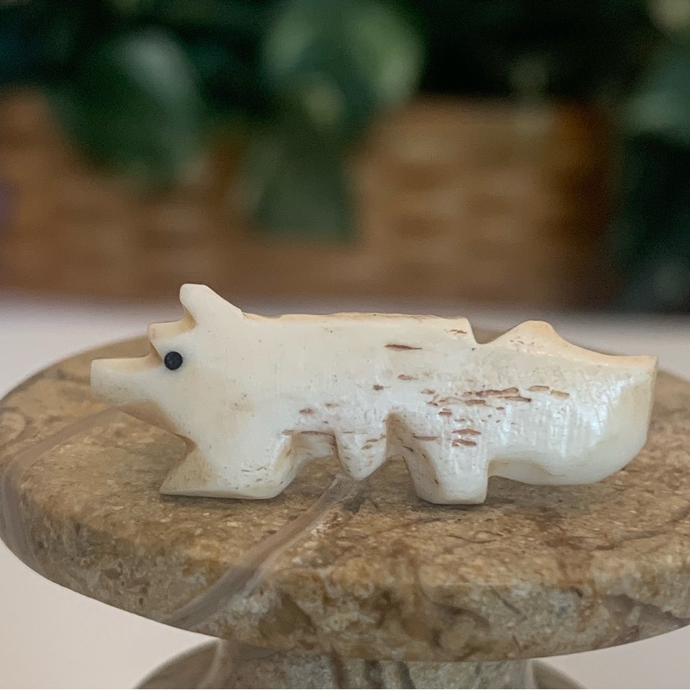 Native American Zuni Hand Carved Fox Wolf Fetish Bead Drilled Animal VTG 1.2"